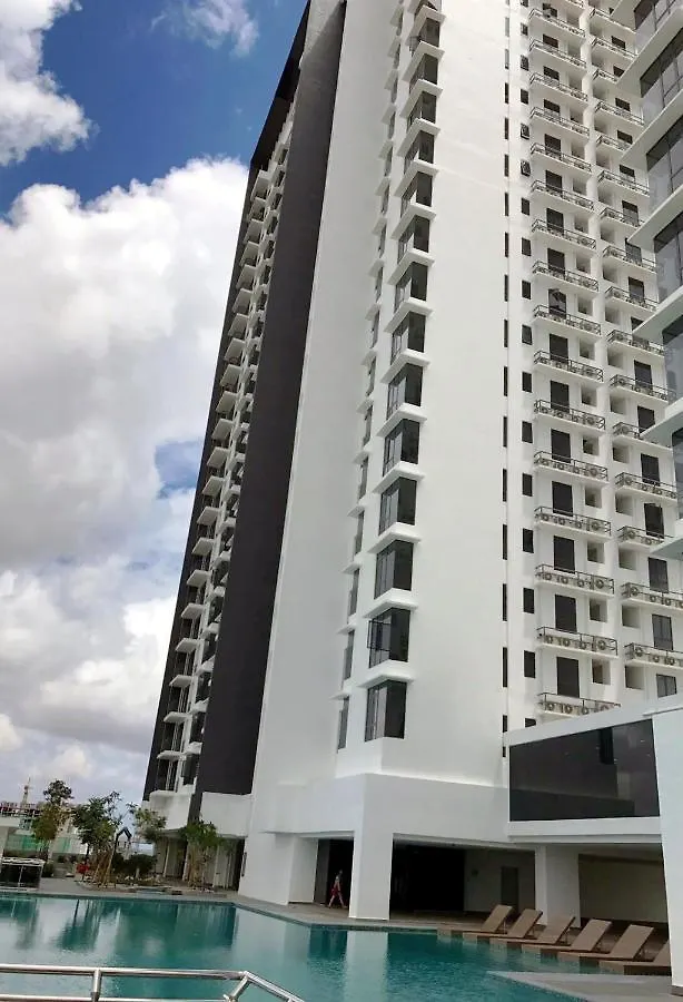 Suites At 1Tebrau Johor Bahru Apartment