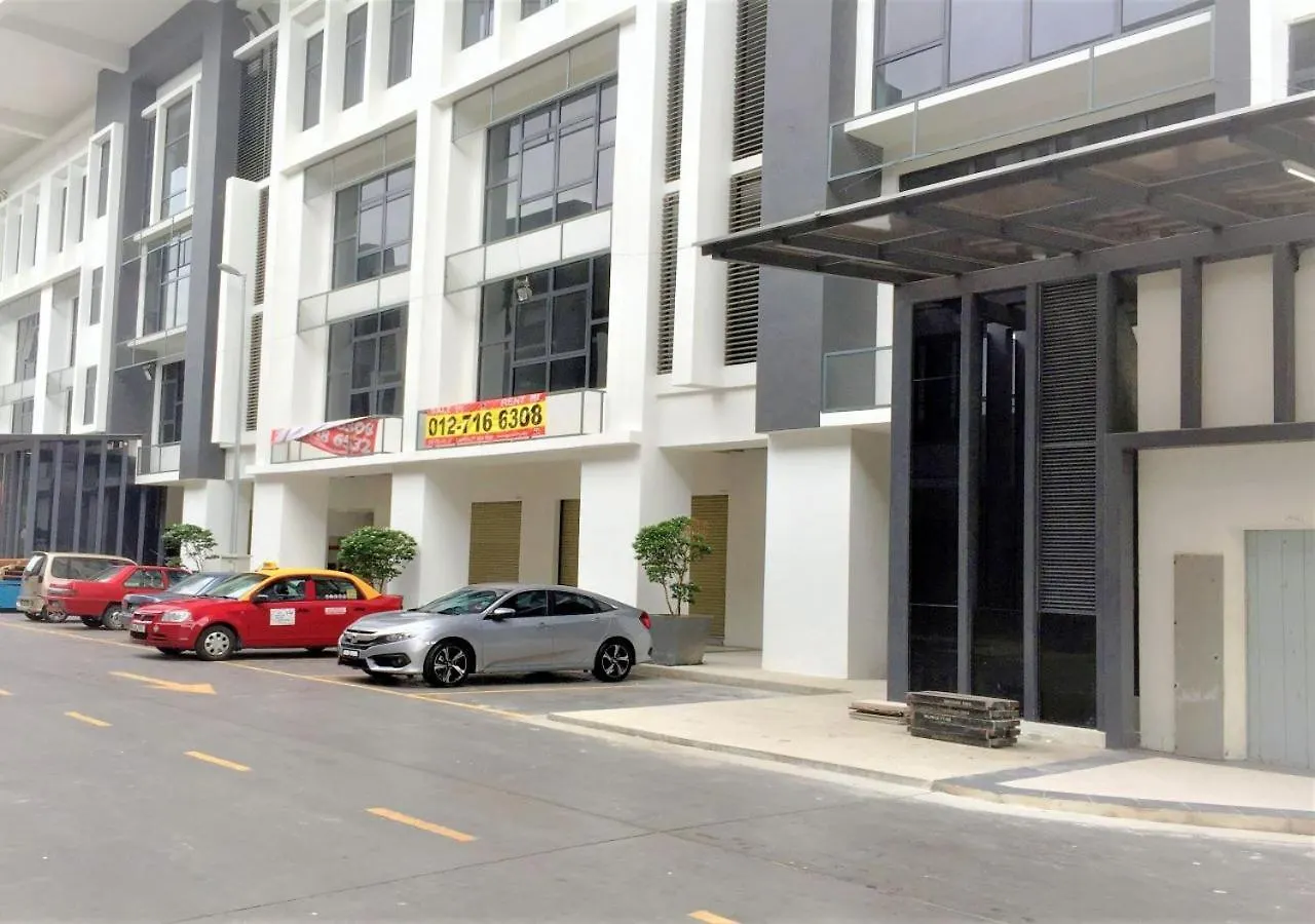 Suites At 1Tebrau Johor Bahru 0*,