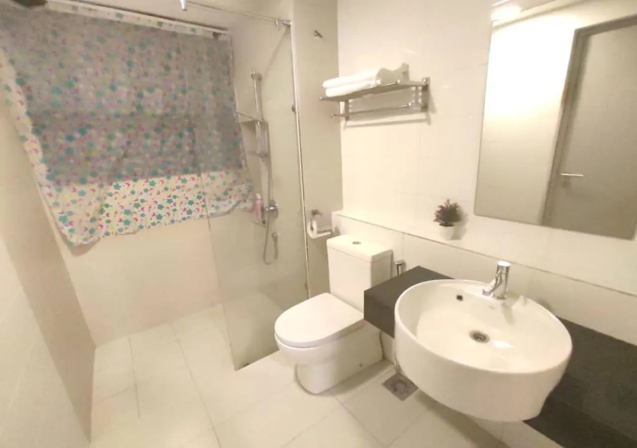Suites At 1Tebrau Johor Bahru 0*,  Malaysia
