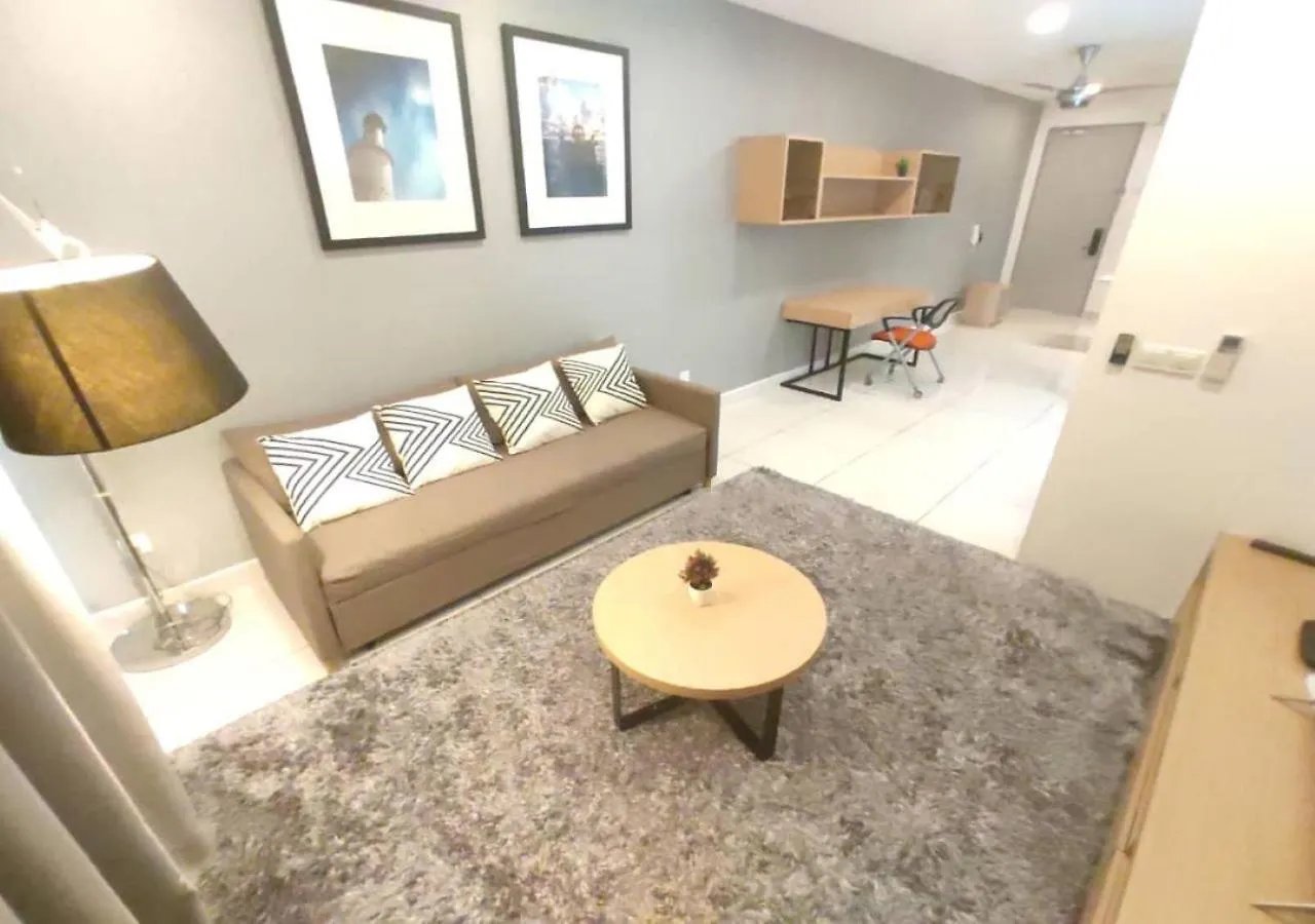 Suites At 1Tebrau Johor Bahru 0*,